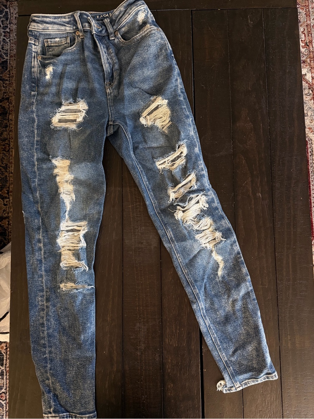 American Eagle Super High-Waisted Distressed Jeans Size 00 Regular